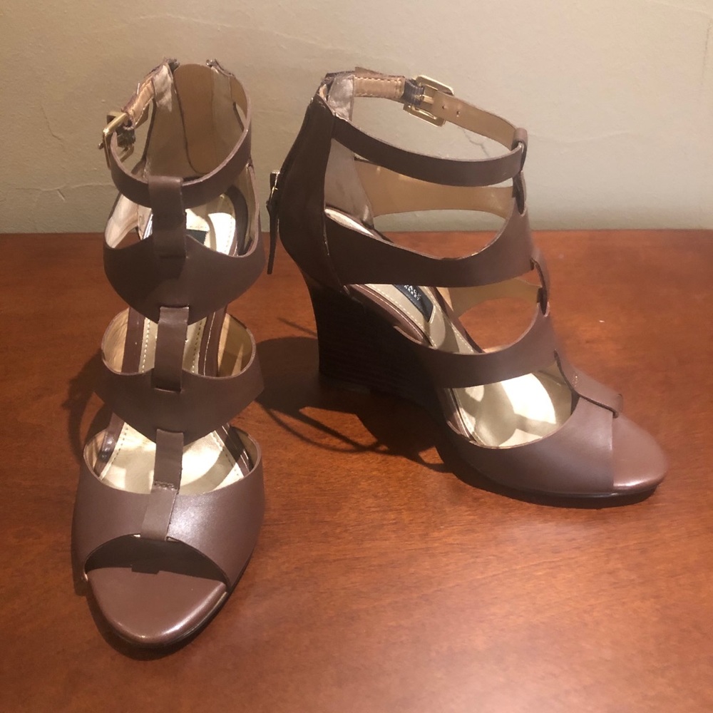 Wedged/heel - Size 6.5